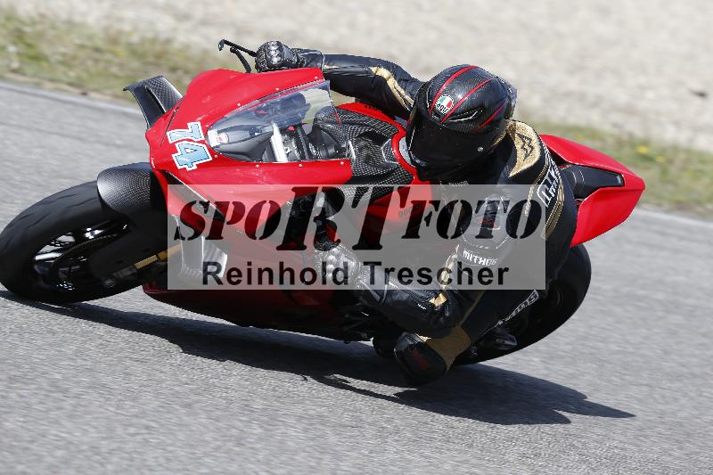 /10 20.04.2026  Pluess Moto Sport ADR/Freies Fahren/74